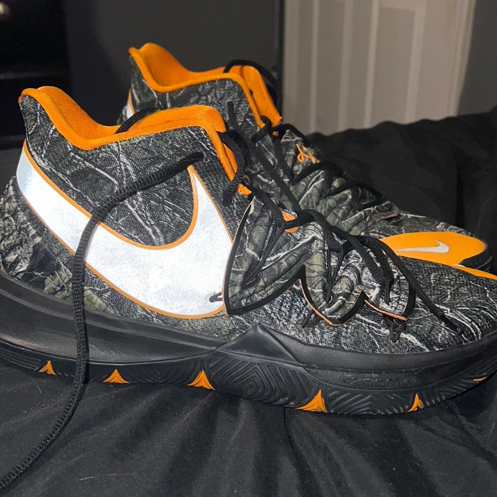 kyrie 5 taco PE